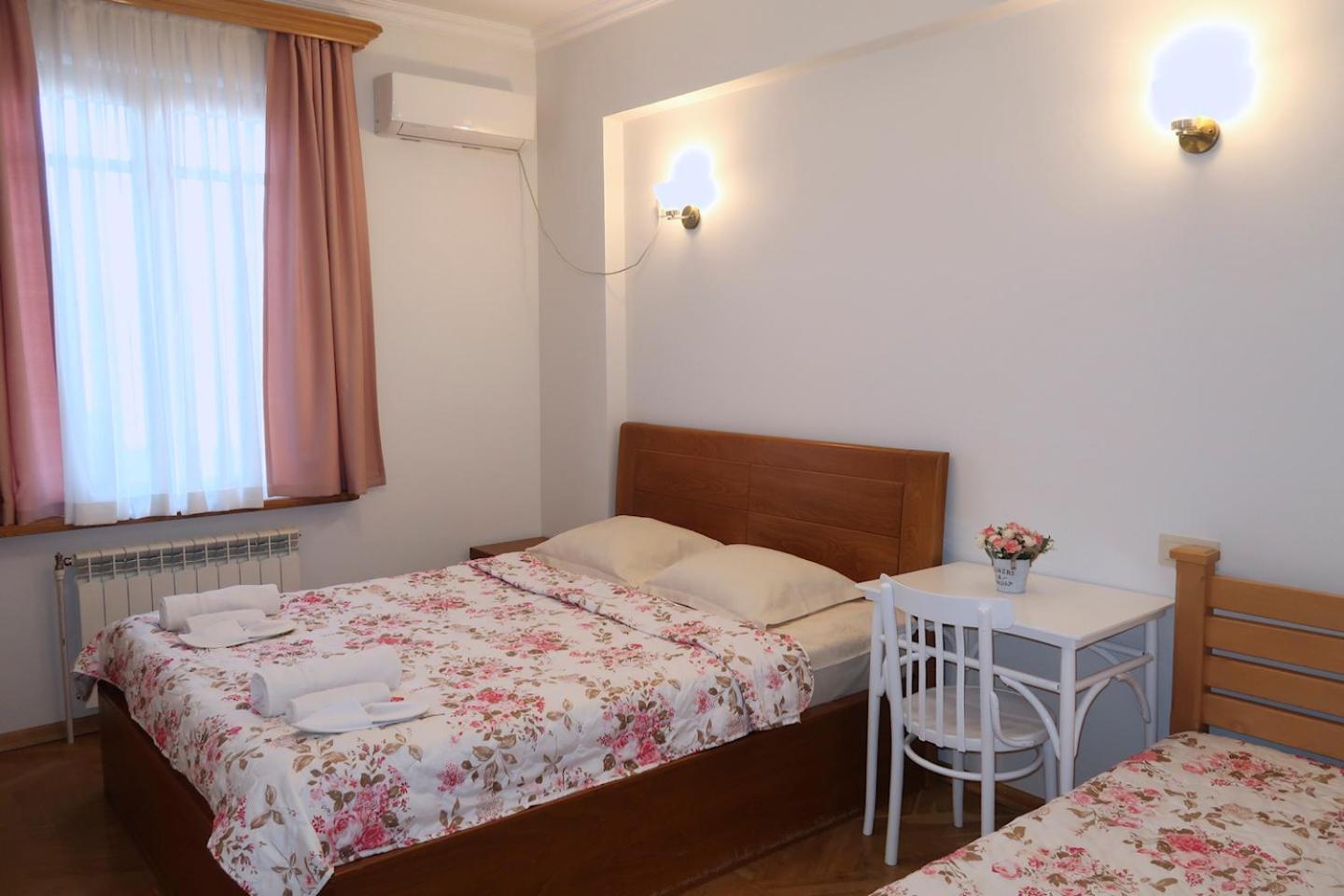 Guest House Merci Tbilisi Exterior photo
